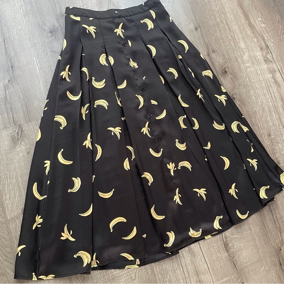 English Factory Banana Pleated Skirt - Picture 2 of 13
